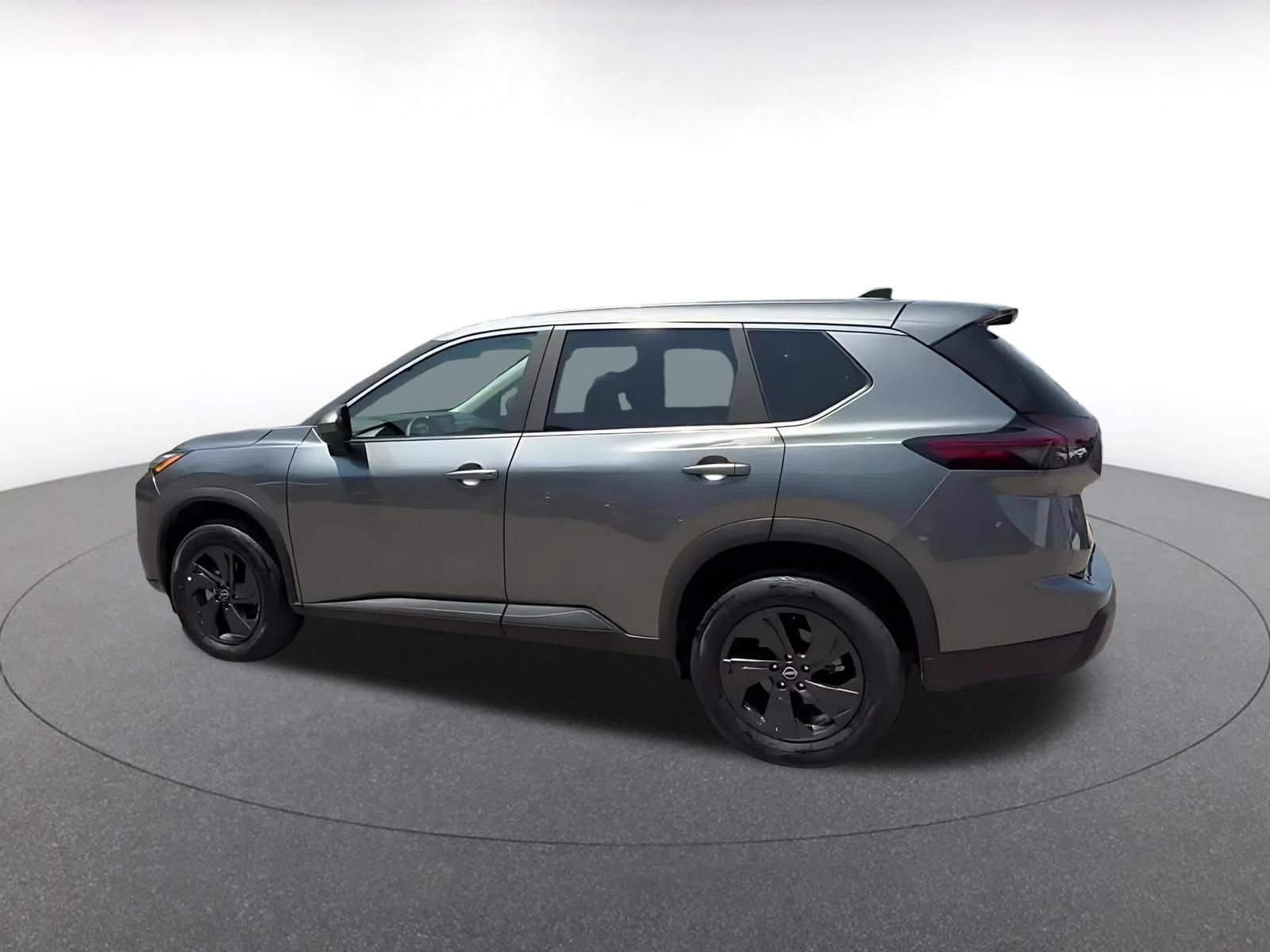 Used 2026 Nissan Rogue SV AWD/4WD image 10