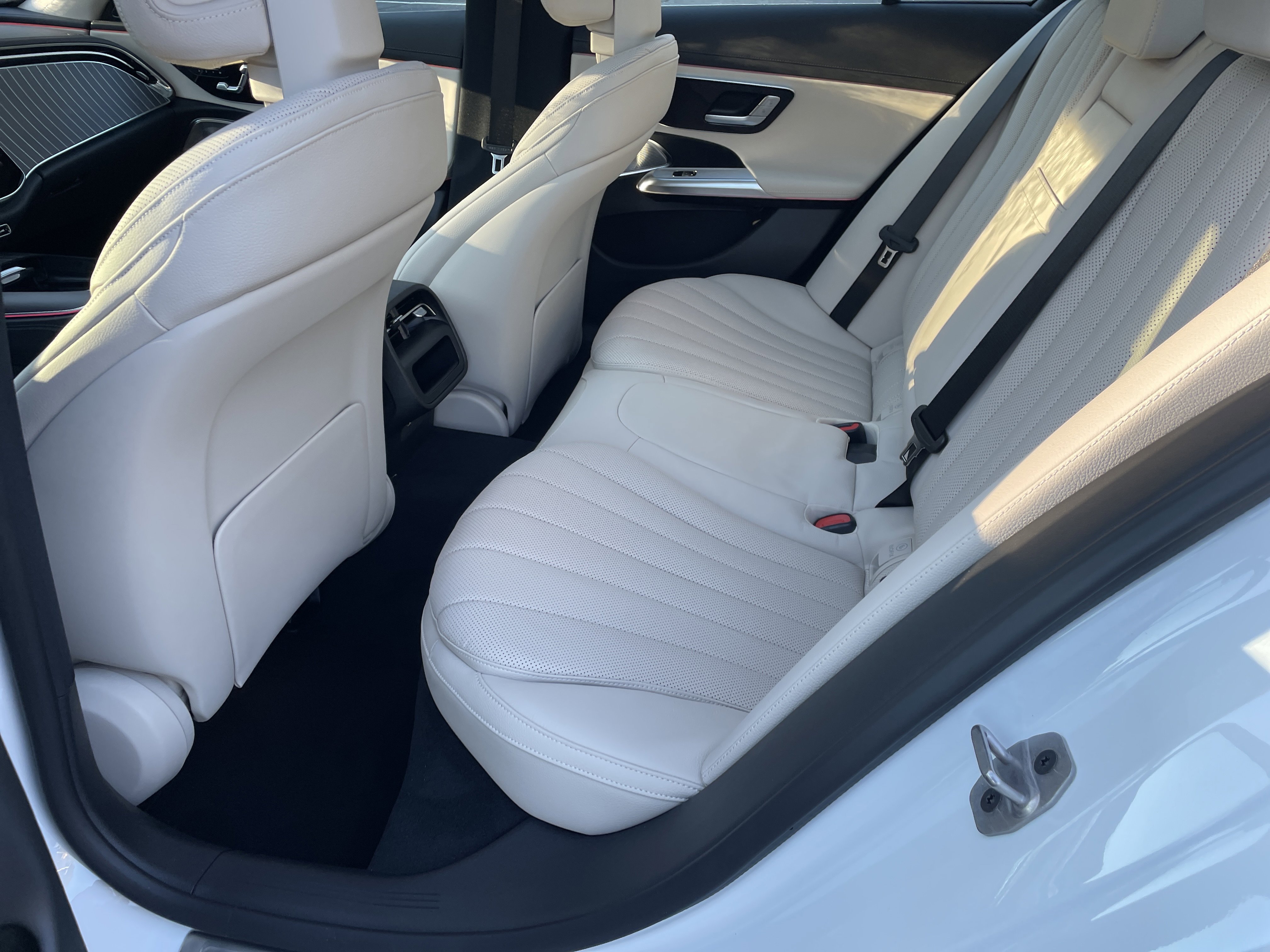New 2026 Mercedes-Benz E 450 4MATIC Sedan image 36