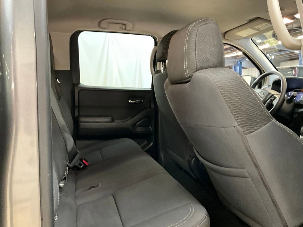 Used 2023 Nissan Frontier SV image 13
