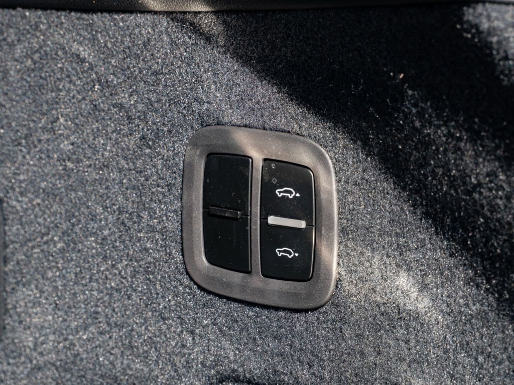 Used 2024 Porsche Cayenne S image 33