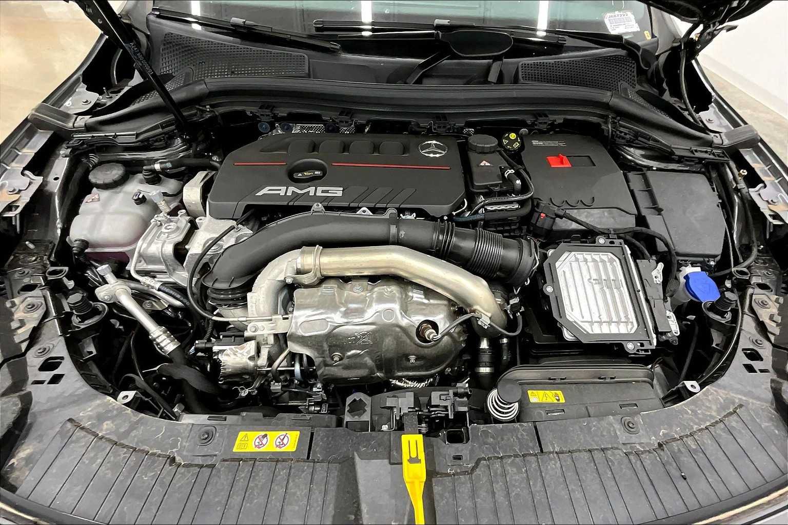 Used 2025 Mercedes-Benz GLA 35 AMG 4MATIC image 16