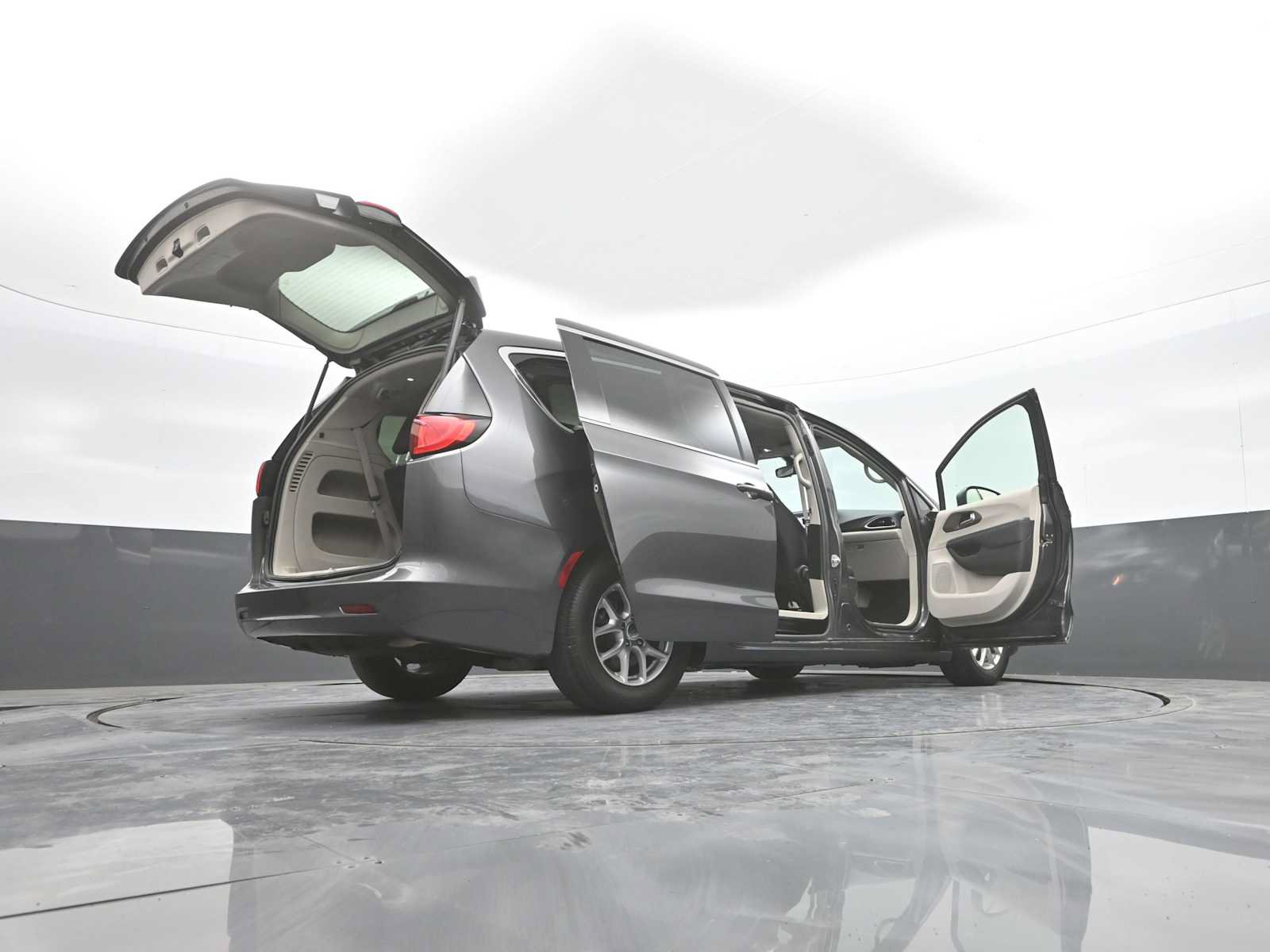 Used 2023 Chrysler Voyager LX FWD image 51