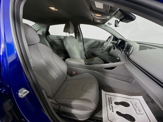 Used 2023 Hyundai Elantra SEL image 25