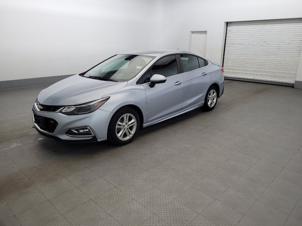 Used 2017 Chevrolet Cruze LT w/ Convenience Package FWD image 2