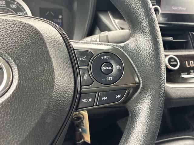 Used 2022 Toyota Corolla LE FWD image 24