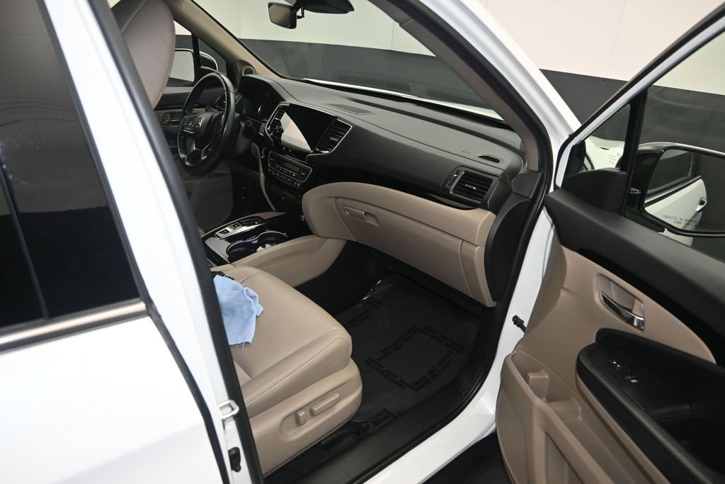 Used 2021 Honda Pilot Touring image 10