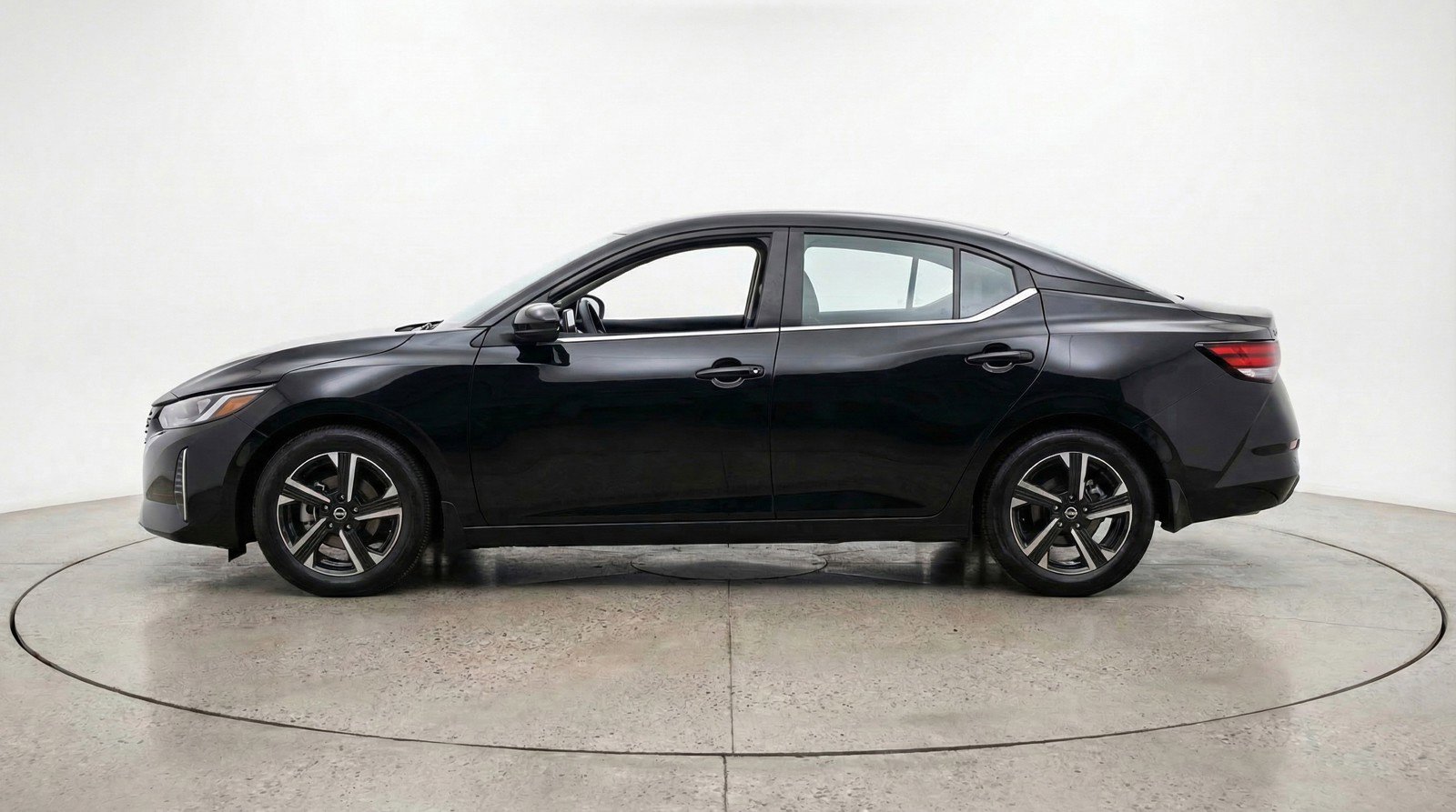 Used 2025 Nissan Sentra SV FWD image 5