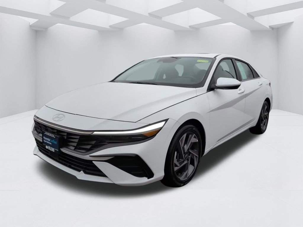 Certified 2025 Hyundai Elantra SEL image 10