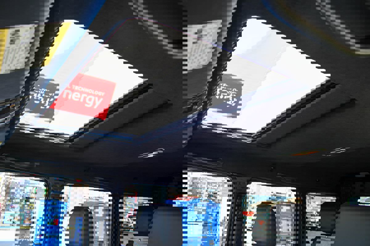 Used 2015 Mercedes-Benz G 63 AMG 4MATIC image 35