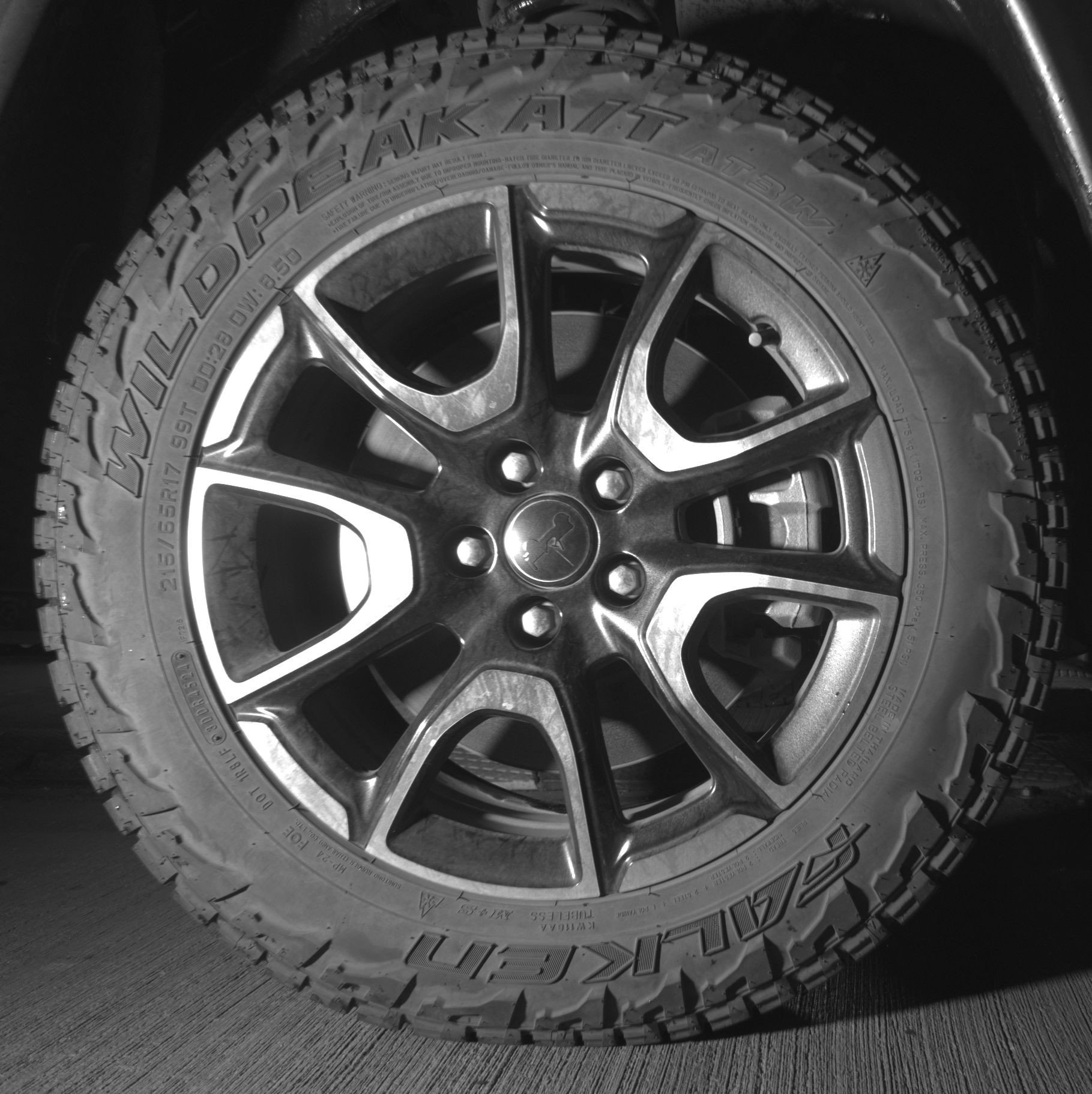 Used 2025 Jeep Compass Trailhawk AWD/4WD image 13