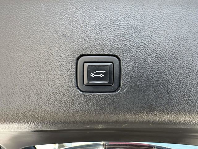 Used 2023 Chevrolet Traverse Premier image 22