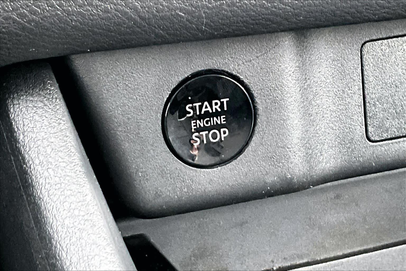 Certified 2026 Nissan Rogue SV FWD image 35