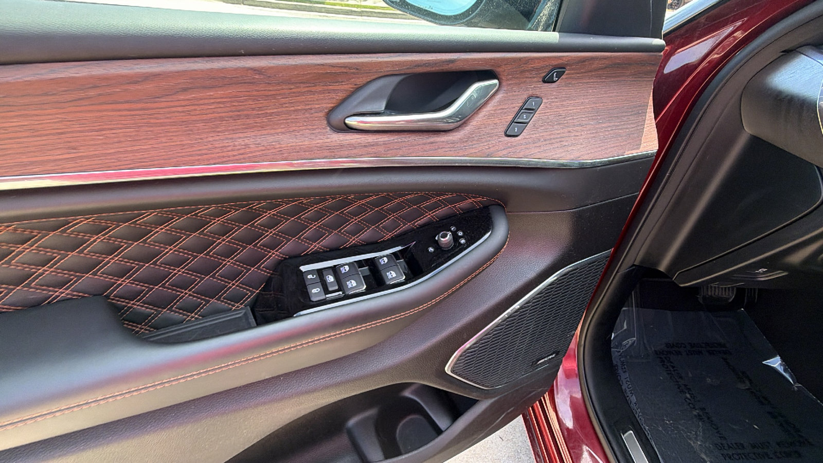 Used 2025 Jeep Grand Cherokee L Summit w/ Advanced Protech Group IV image 15