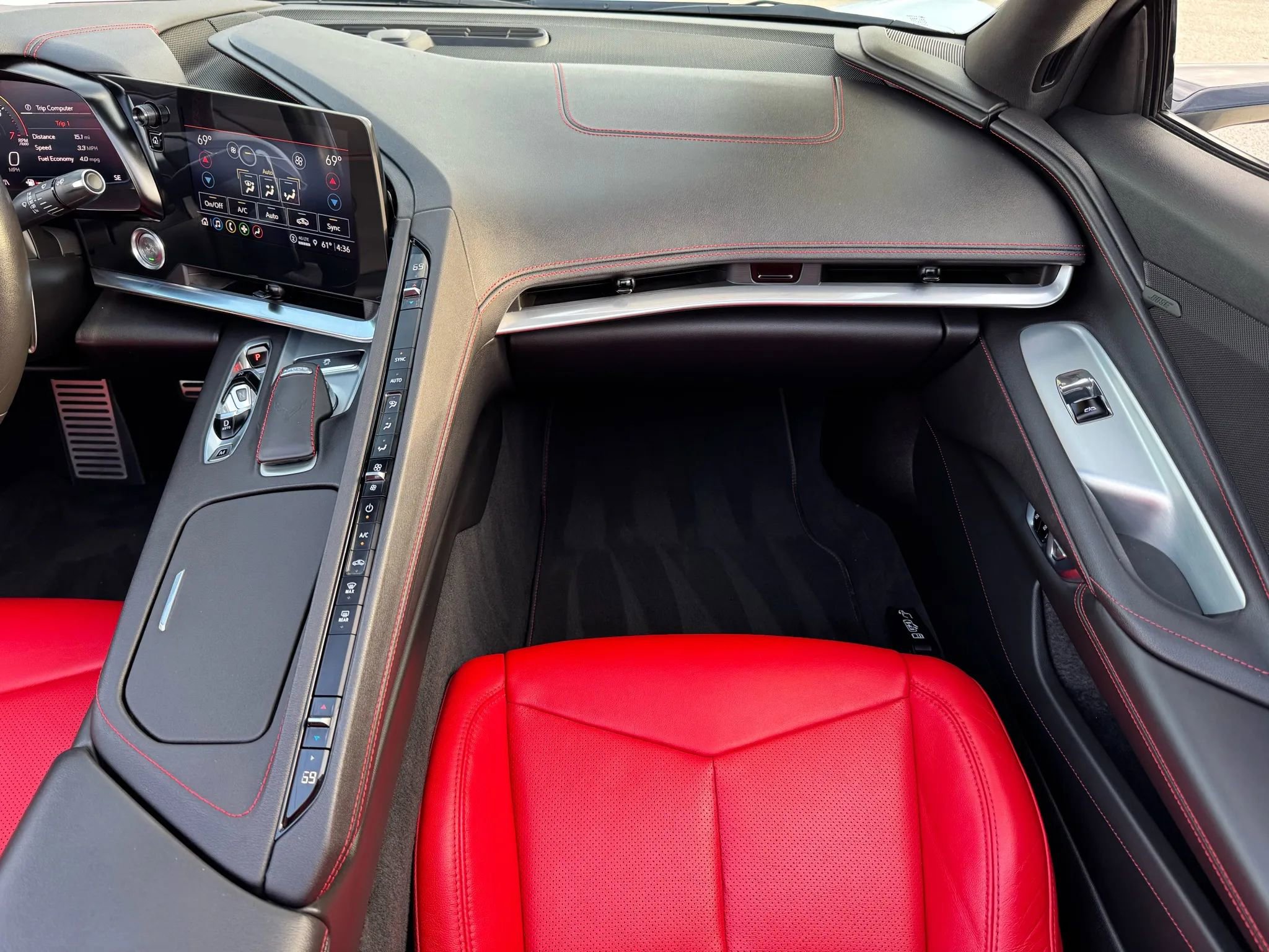 Used 2021 Chevrolet Corvette Stingray Convertible w/ Battery Protection Package image 28