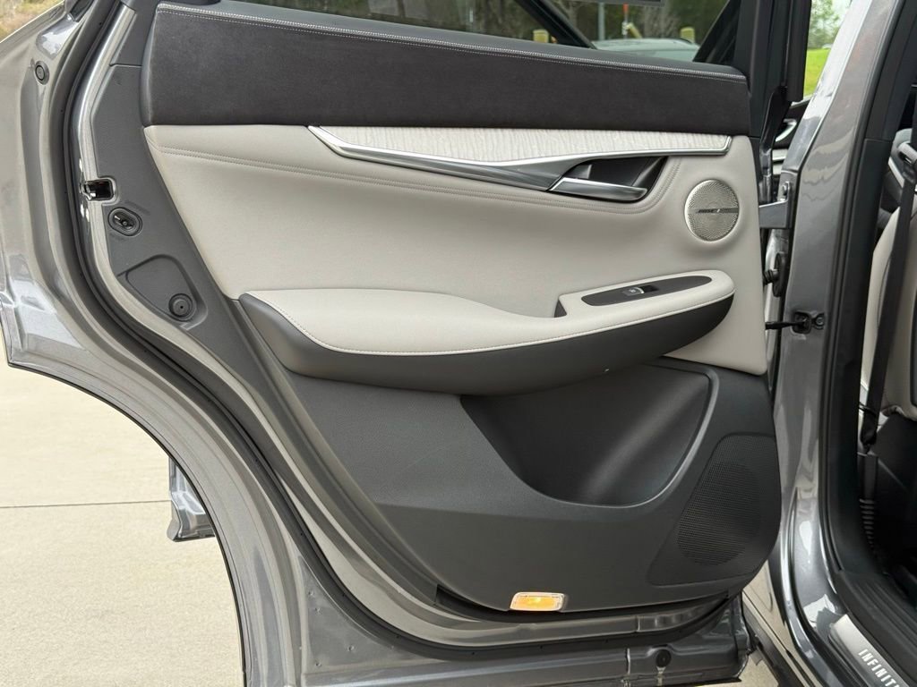 Used 2024 INFINITI QX50 Sensory image 24