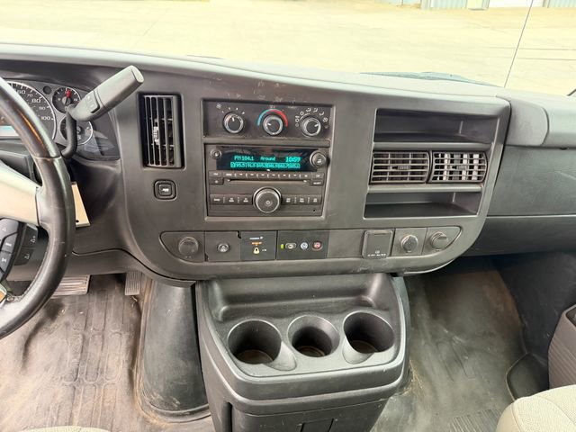 Used 2017 Chevrolet Express 2500 image 18