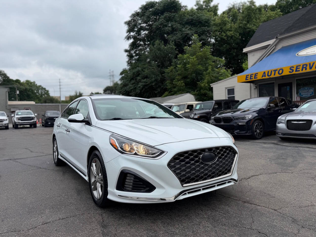Used 2018 Hyundai Sonata Sport FWD image 2