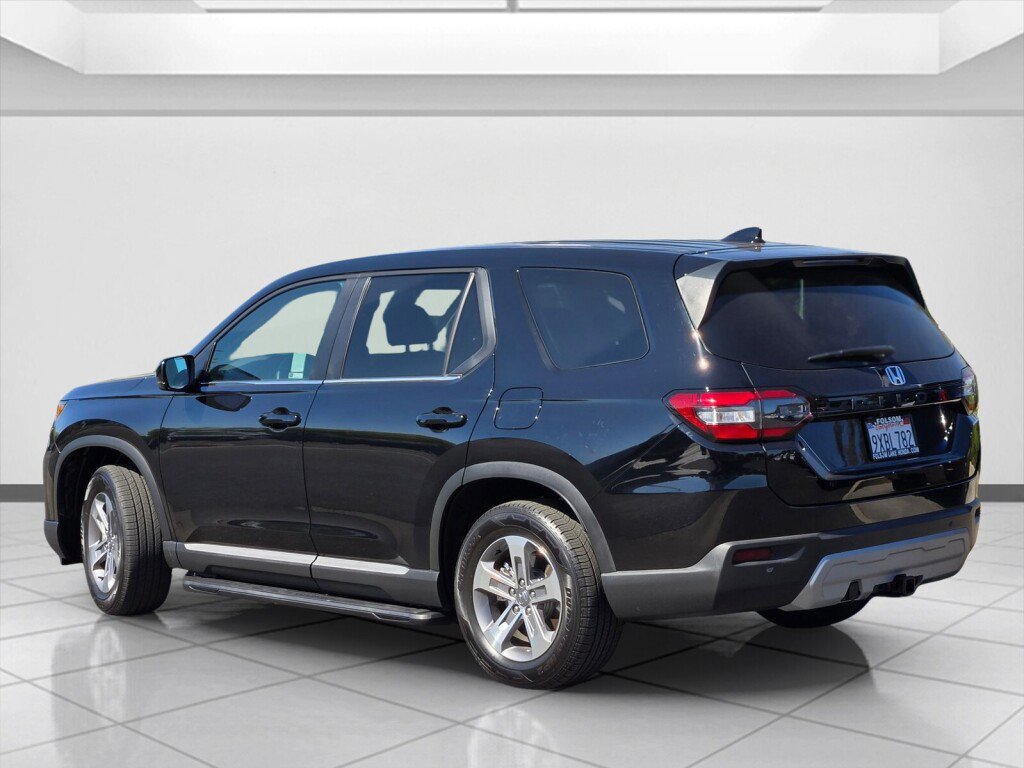 Certified 2025 Honda Pilot EX-L image 7