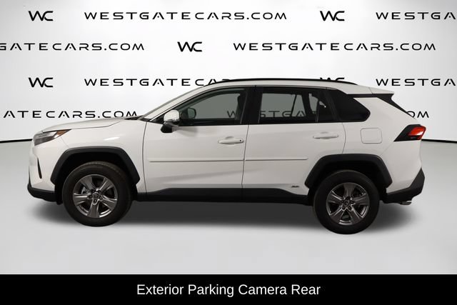 Used 2024 Toyota RAV4 LE AWD/4WD image 5