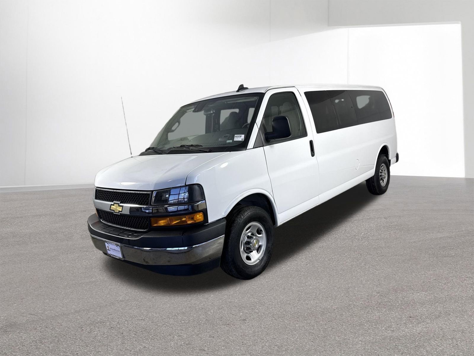 Used 2024 Chevrolet Express 3500 LT w/ LT Preferred Equipment Group RWD image 2
