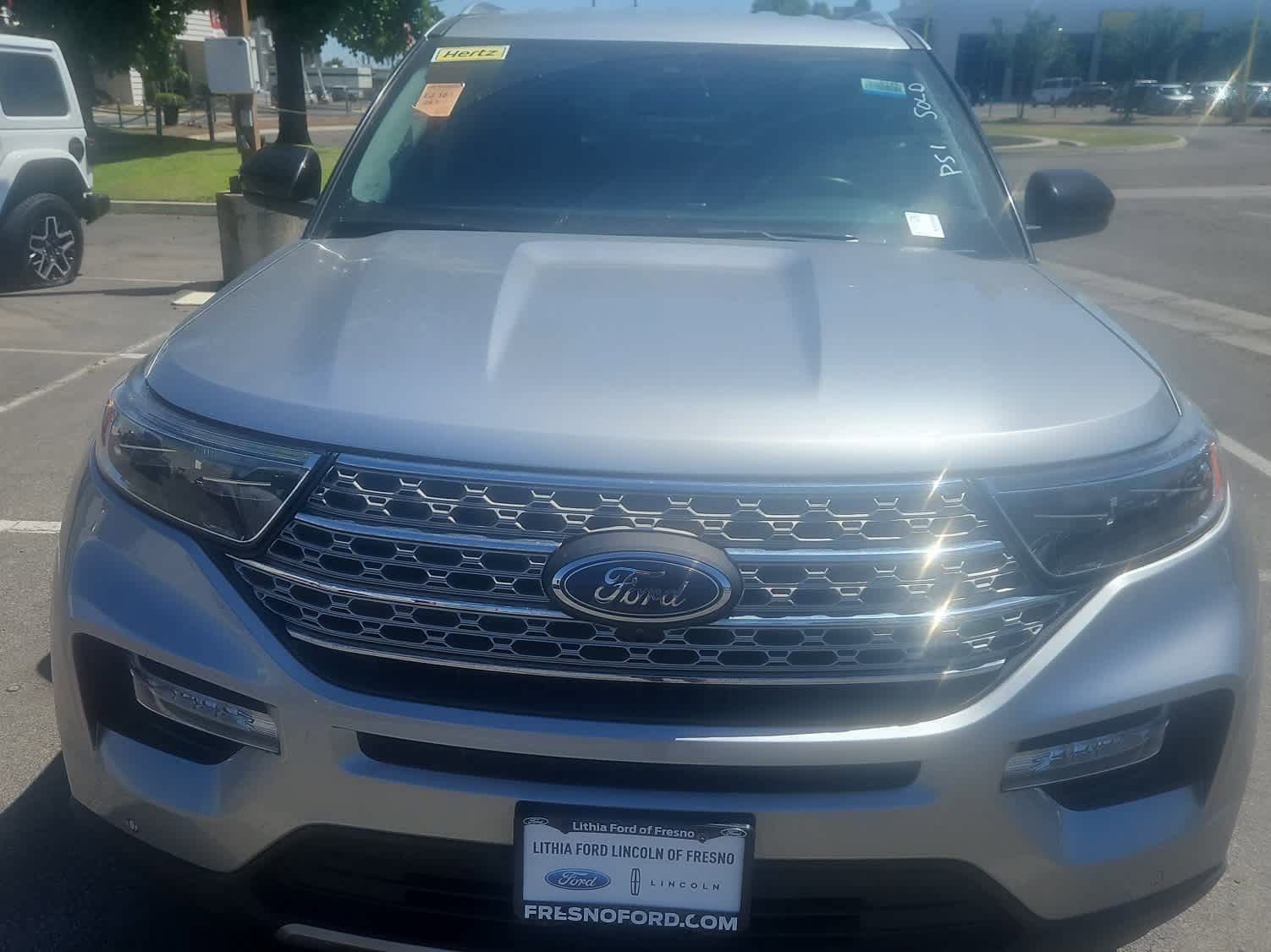 Used 2023 Ford Explorer Limited AWD/4WD image 4