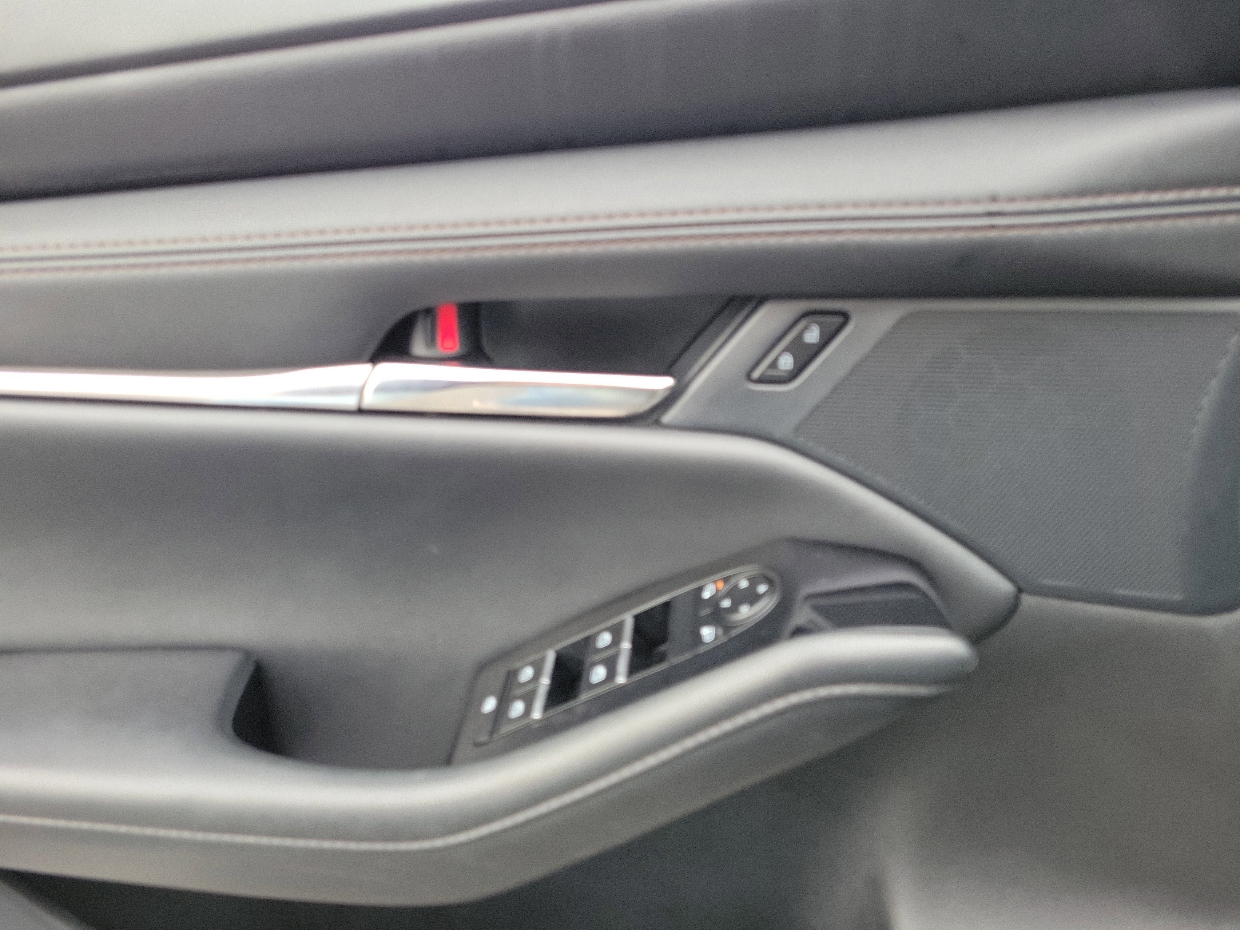 Used 2025 MAZDA MAZDA3 s image 17