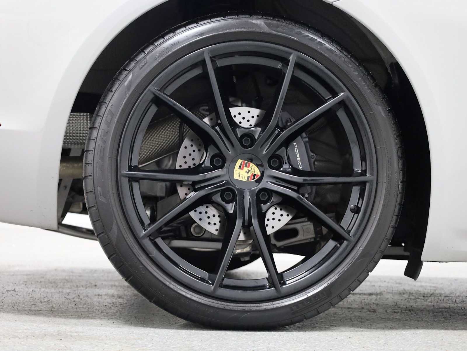 Used 2025 Porsche 718 Boxster RWD image 35
