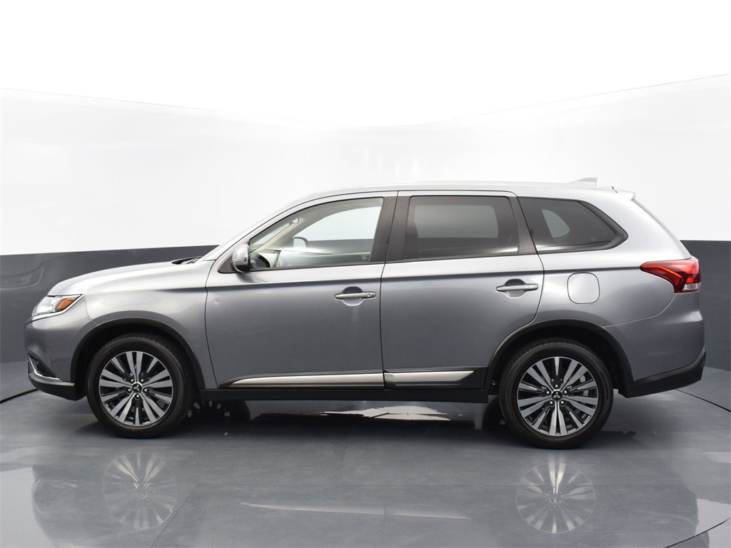 Used 2019 Mitsubishi Outlander SE image 11