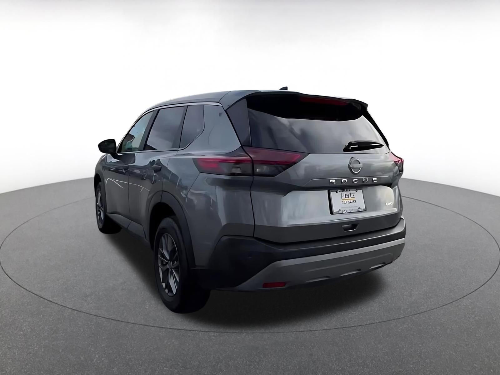 Used 2023 Nissan Rogue S AWD/4WD image 11