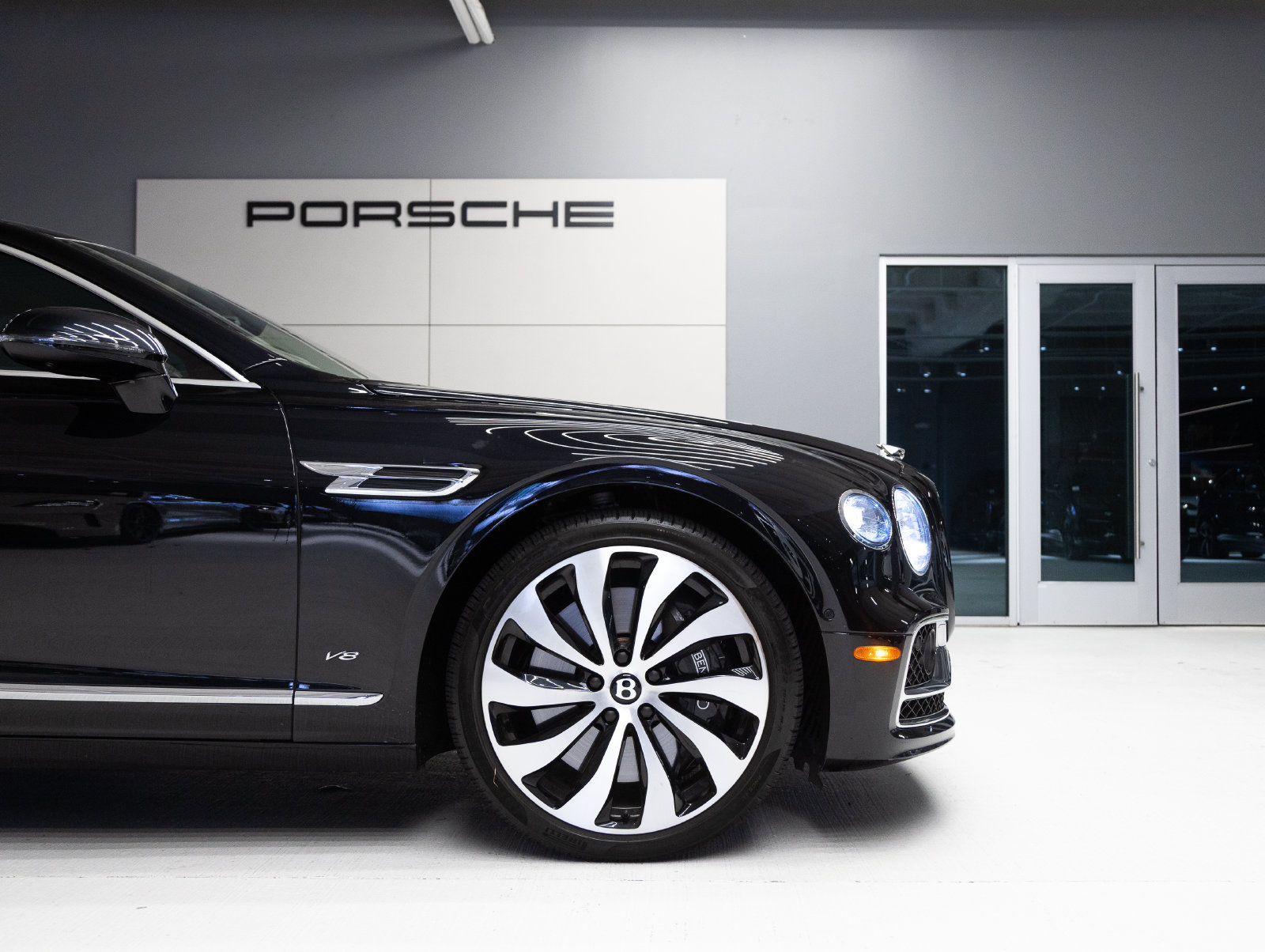 Used 2022 Bentley Flying Spur V8 AWD/4WD image 11