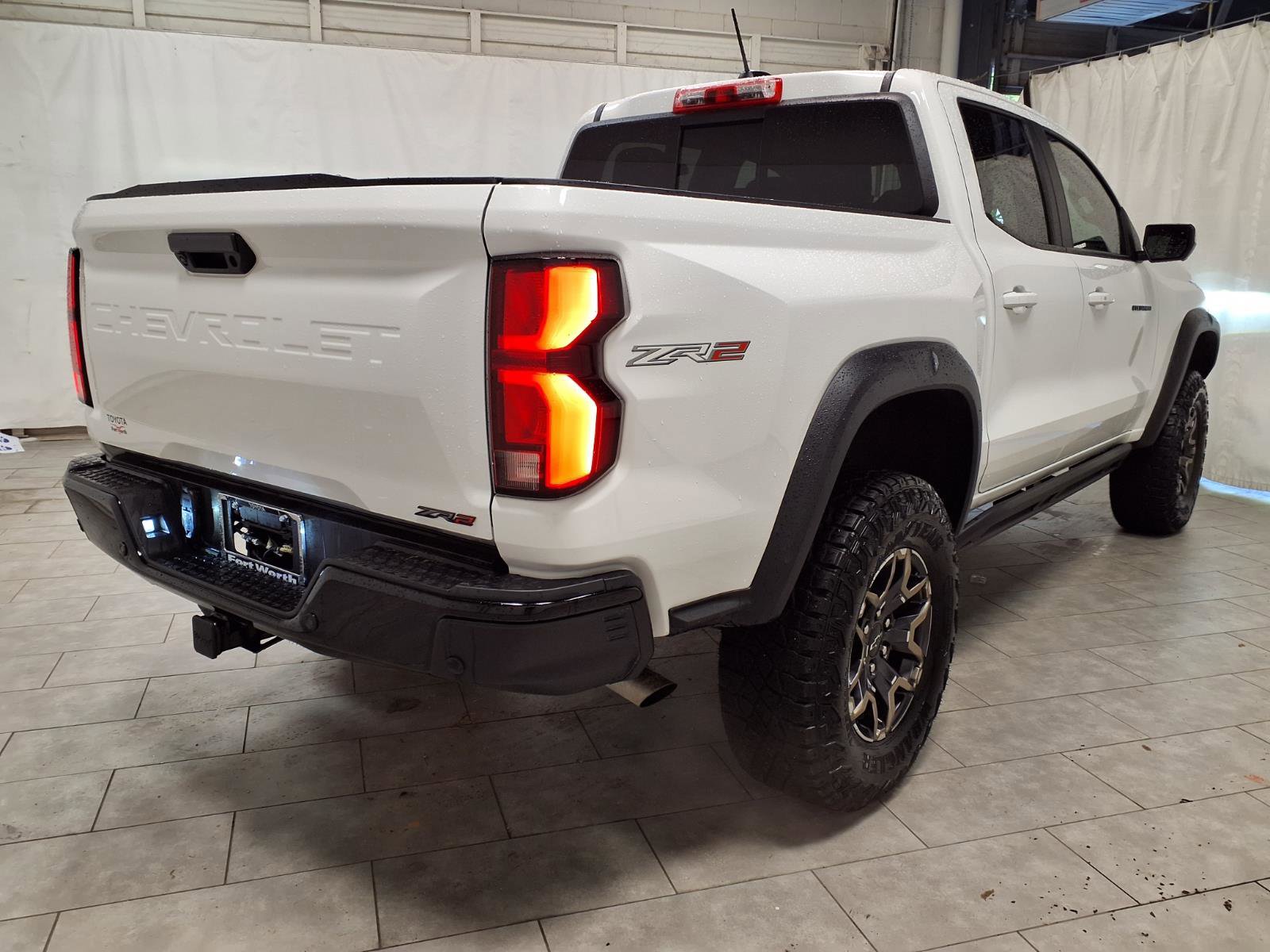 Used 2025 Chevrolet Colorado ZR2 w/ Technology Package AWD/4WD image 9