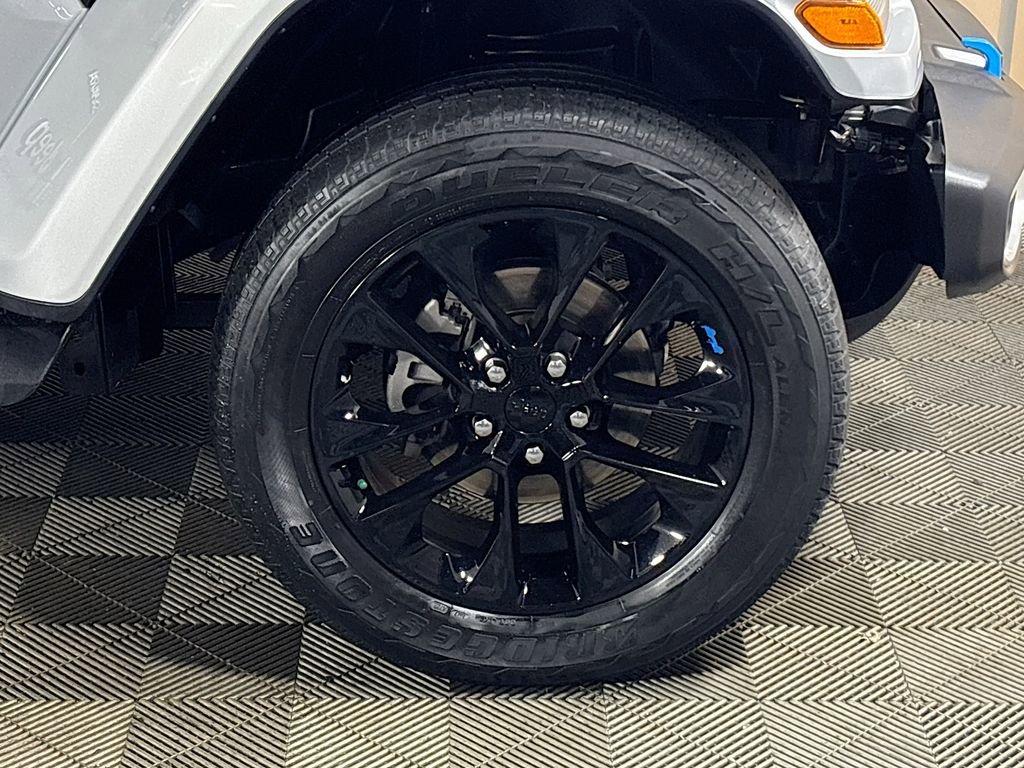 Used 2023 Jeep Wrangler Unlimited Sahara w/ Cold Weather Group image 23