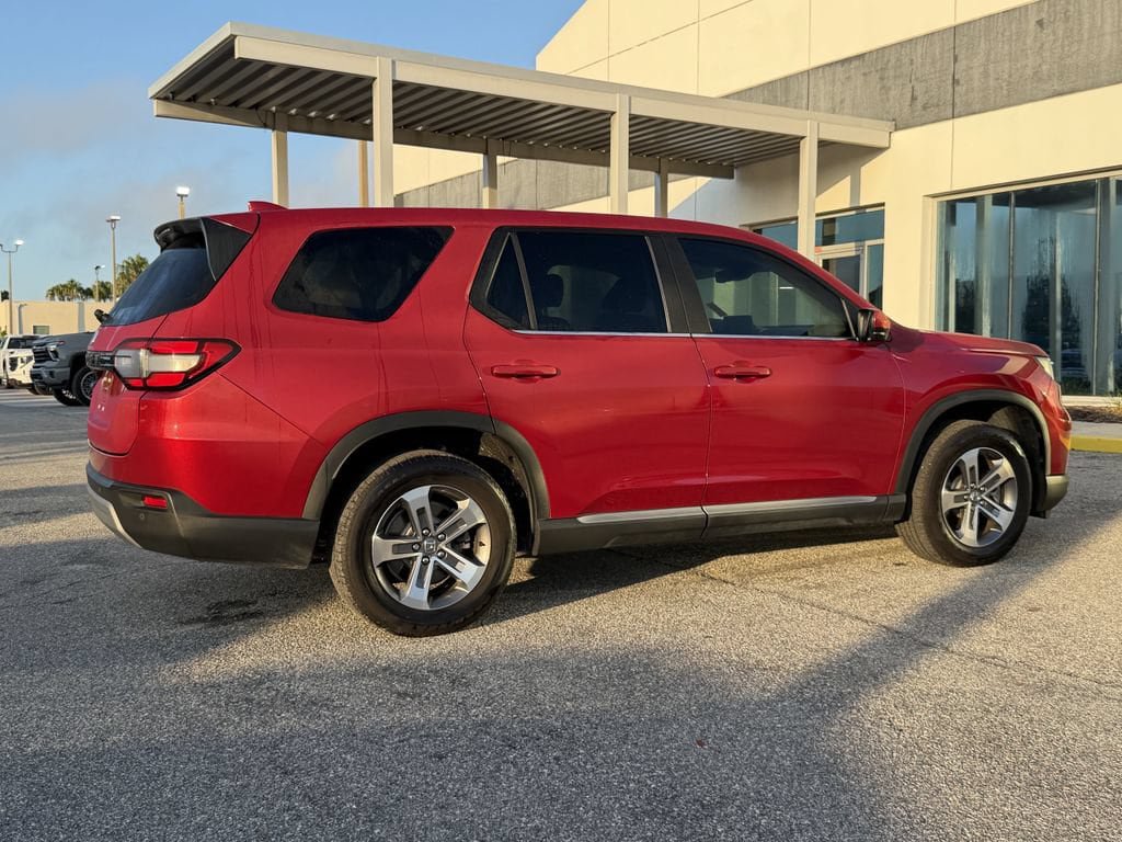 Used 2025 Honda Pilot EX-L image 5