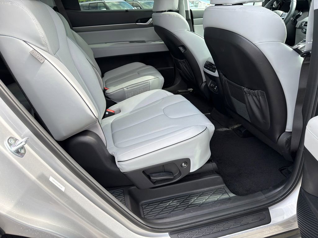 Used 2025 Hyundai Palisade SEL FWD image 15