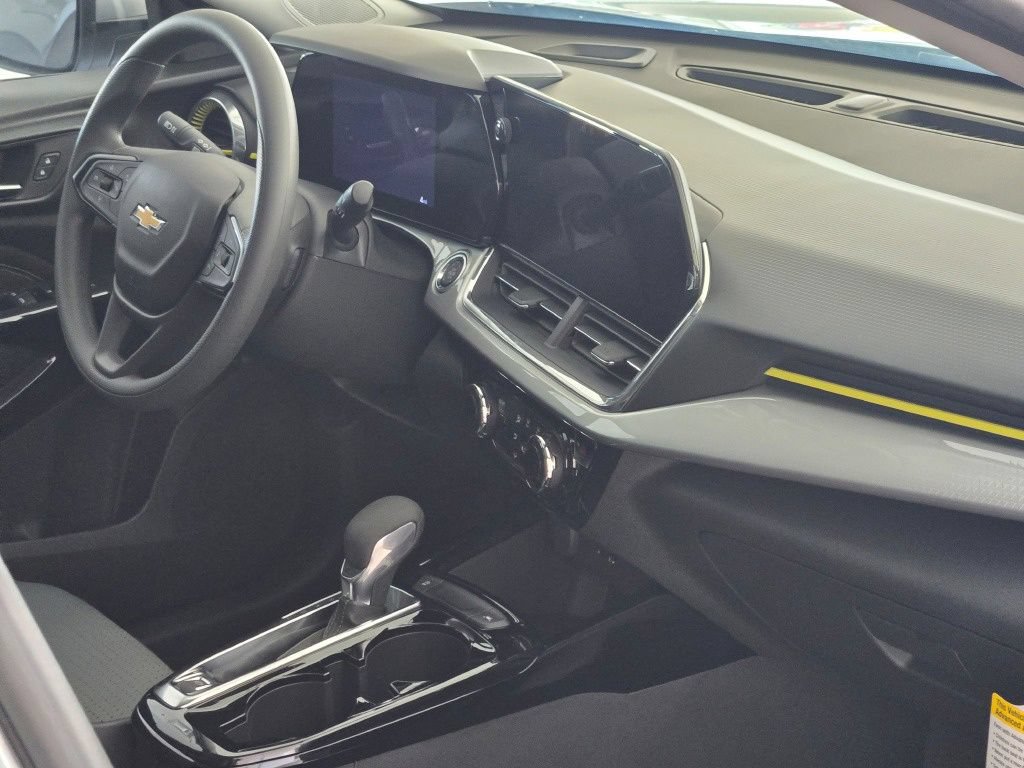 New 2026 Chevrolet Trax LT FWD image 6