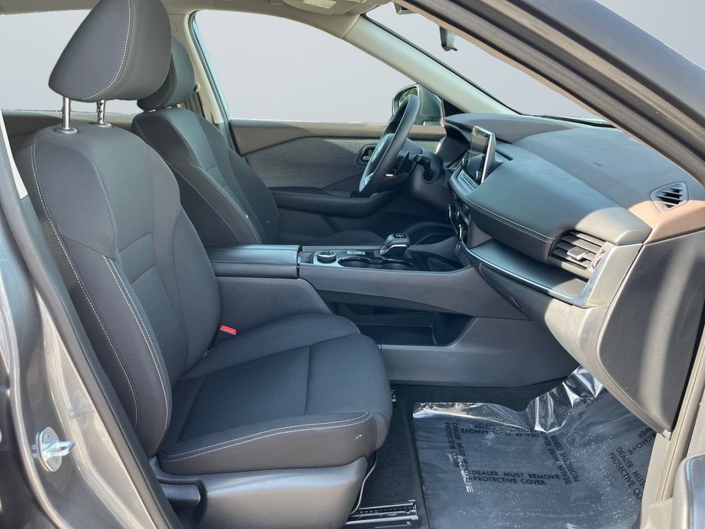 Used 2023 Nissan Rogue S AWD/4WD image 15