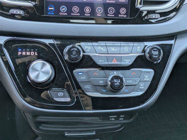Certified 2020 Chrysler Pacifica Touring-L w/ Advanced Safetytec Group AWD/4WD image 21