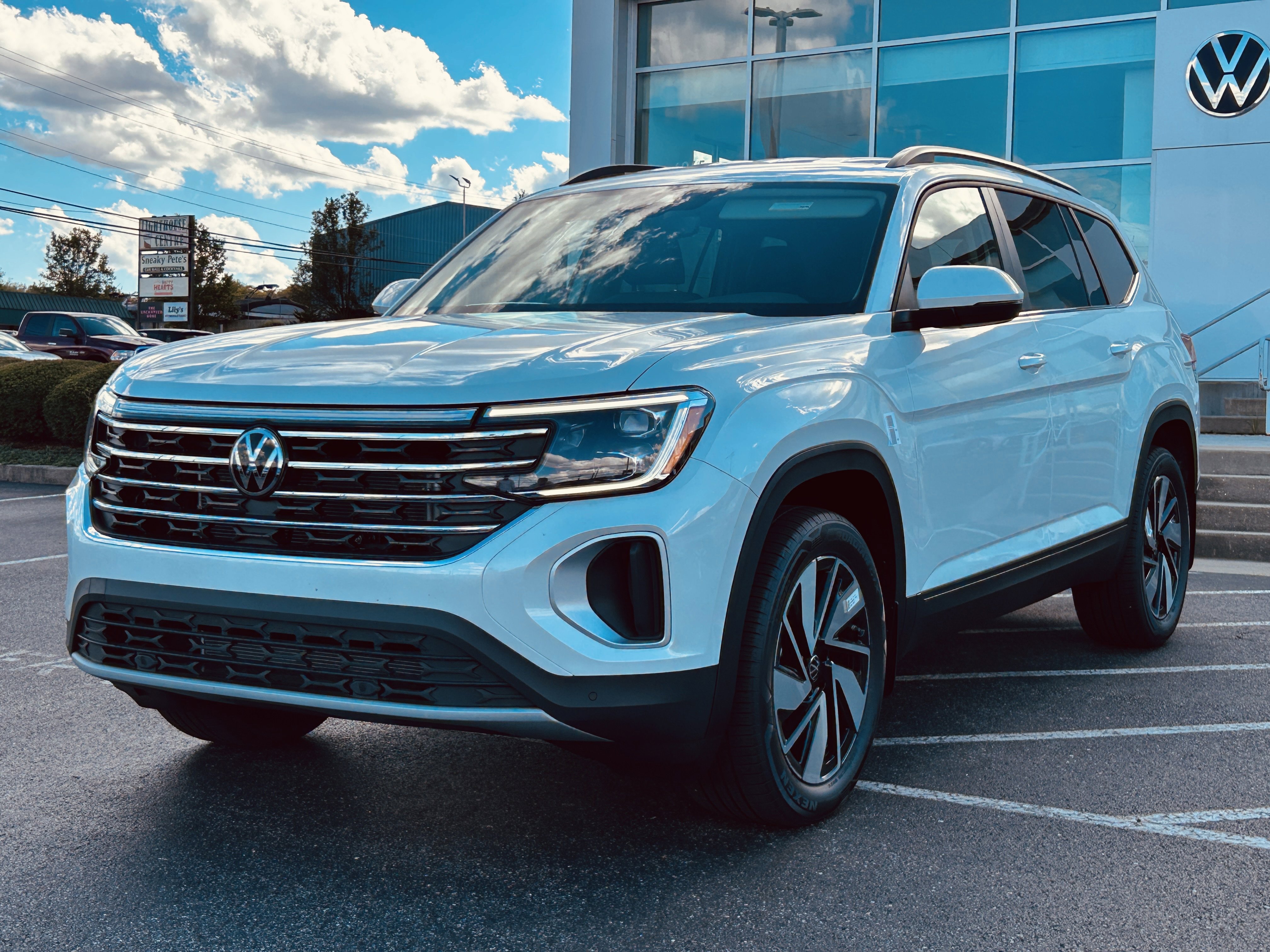 New 2026 Volkswagen Atlas SE image 3
