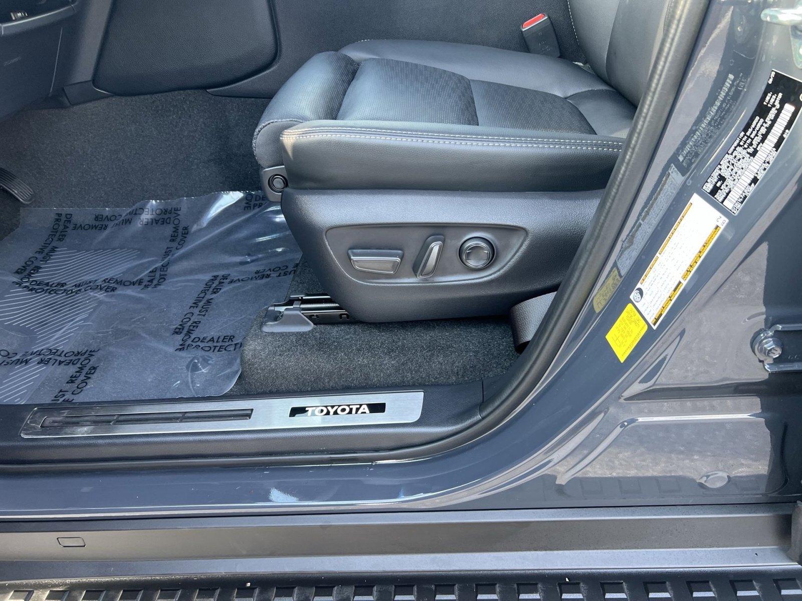 Used 2025 Toyota Land Cruiser w/ Premium Package image 14