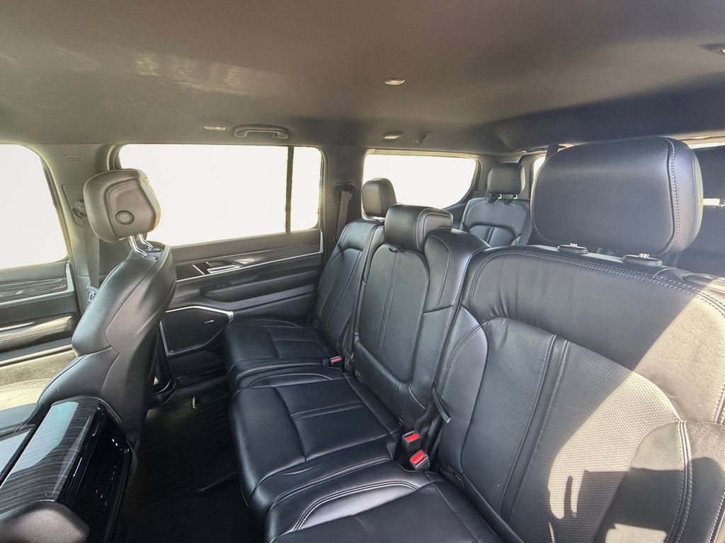 Used 2022 Jeep Wagoneer Series III image 12