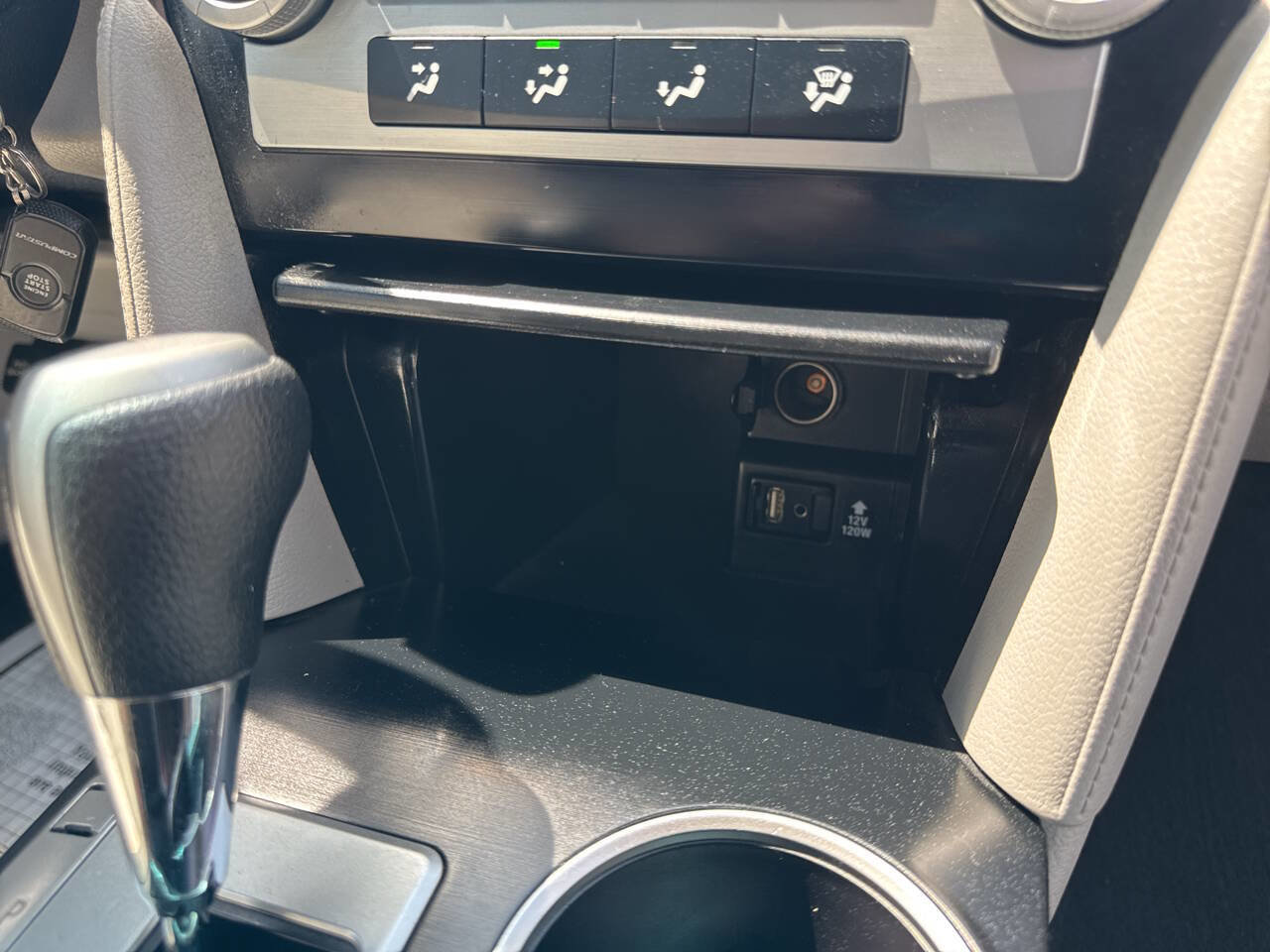 Used 2014 Toyota Camry L FWD image 9