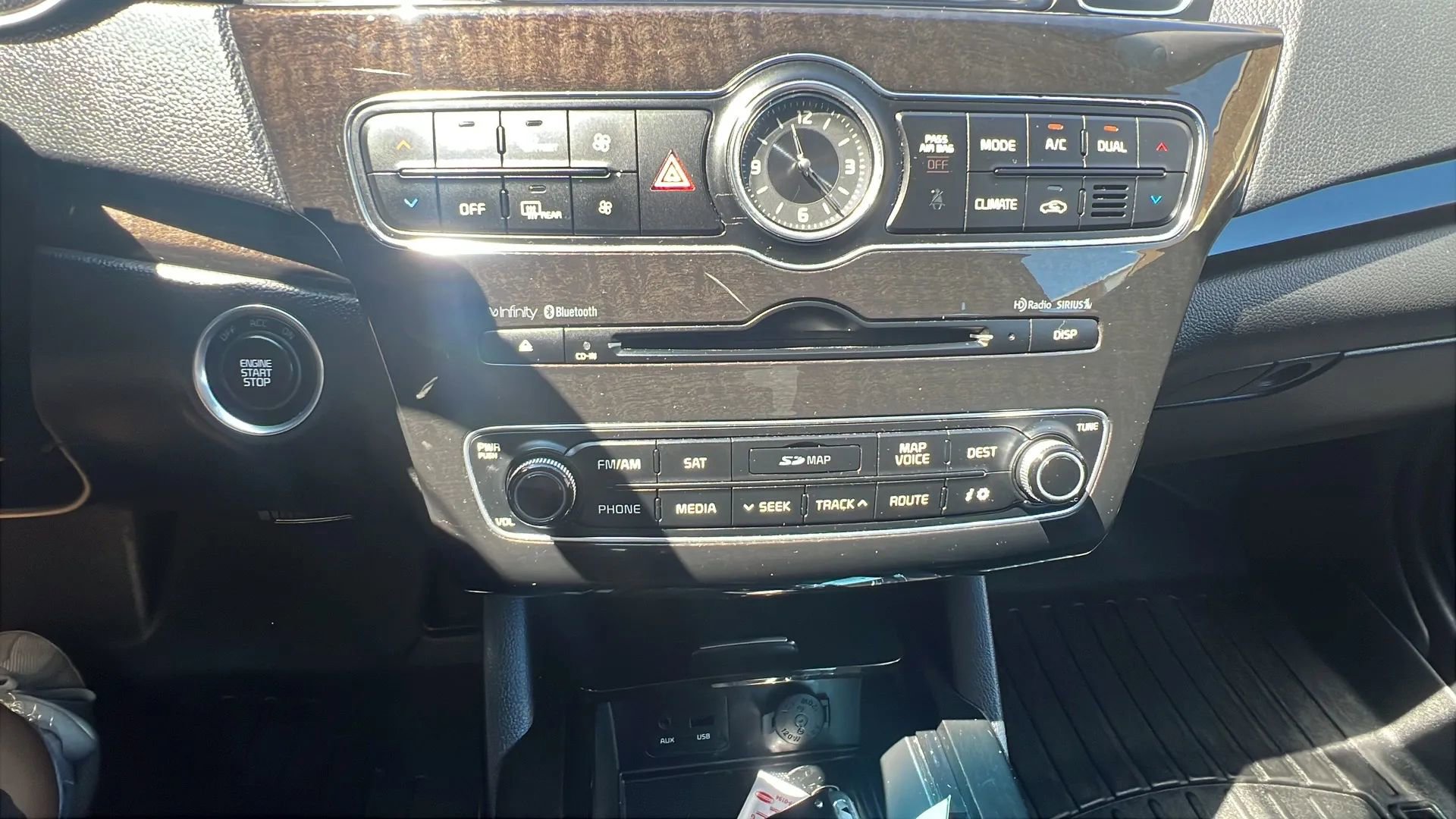 Used 2015 Kia Cadenza Premium image 17