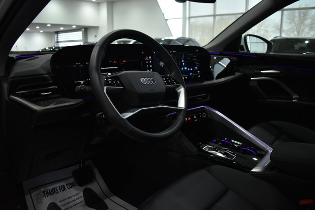 Used 2025 Audi Q5 Premium w/ Convenience Package image 14
