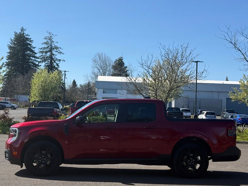 Used 2025 Ford Maverick Lariat w/ Black Appearance Package image 2