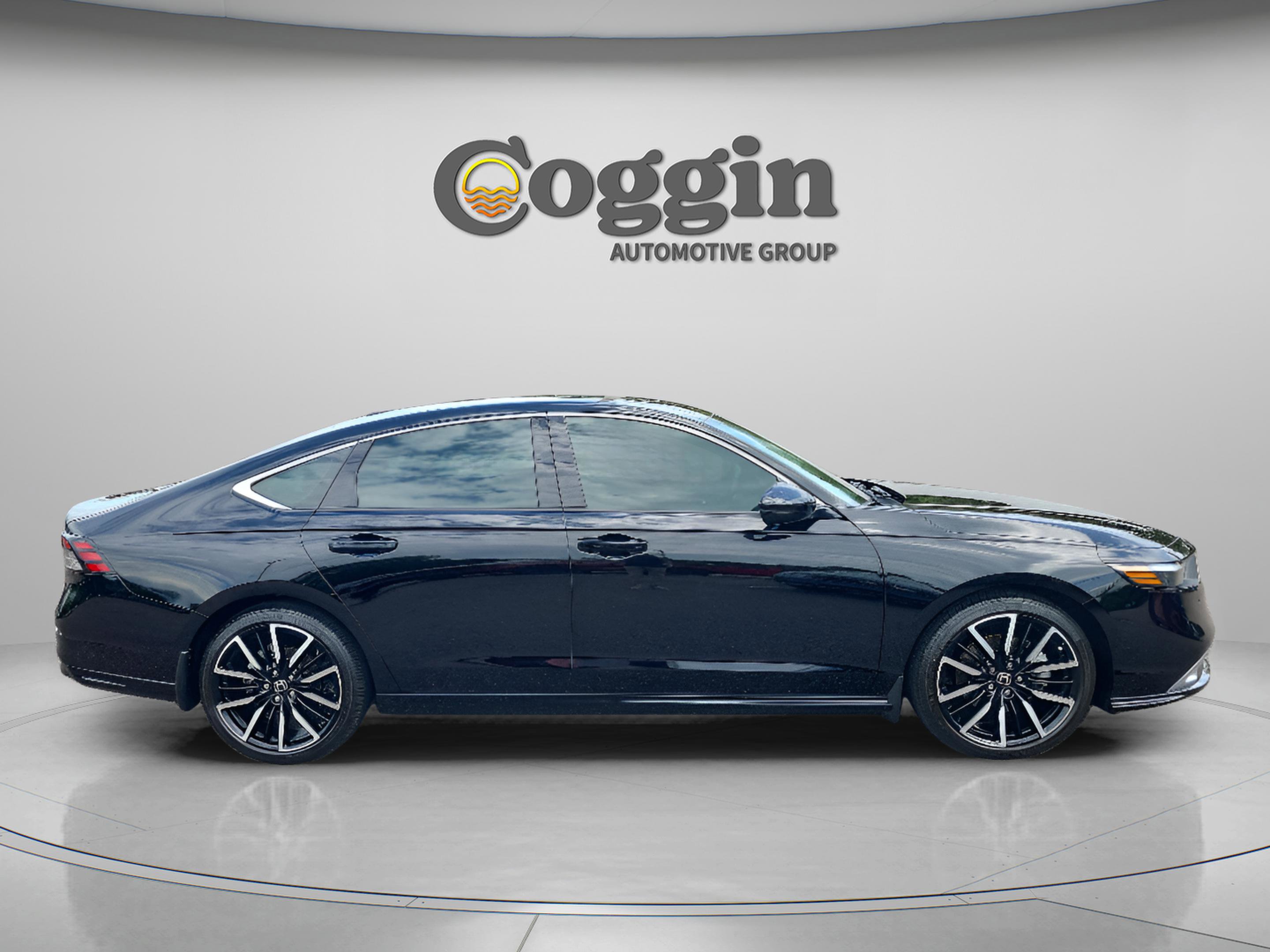 Used 2024 Honda Accord Touring image 6