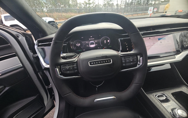 Used 2024 Jeep Wagoneer Launch Edition AWD/4WD image 7