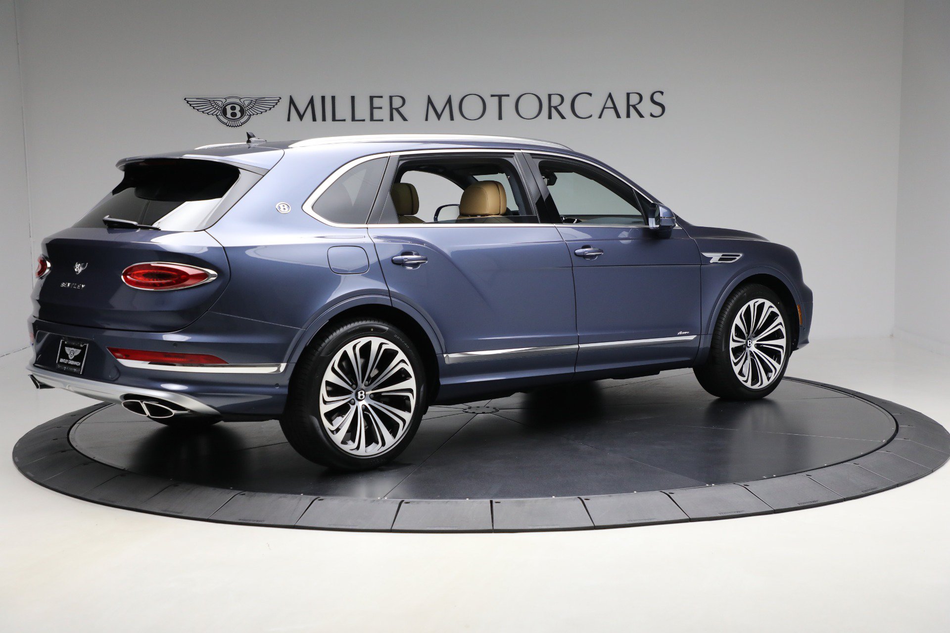 Certified 2025 Bentley Bentayga Extended Wheelbase AWD/4WD image 8