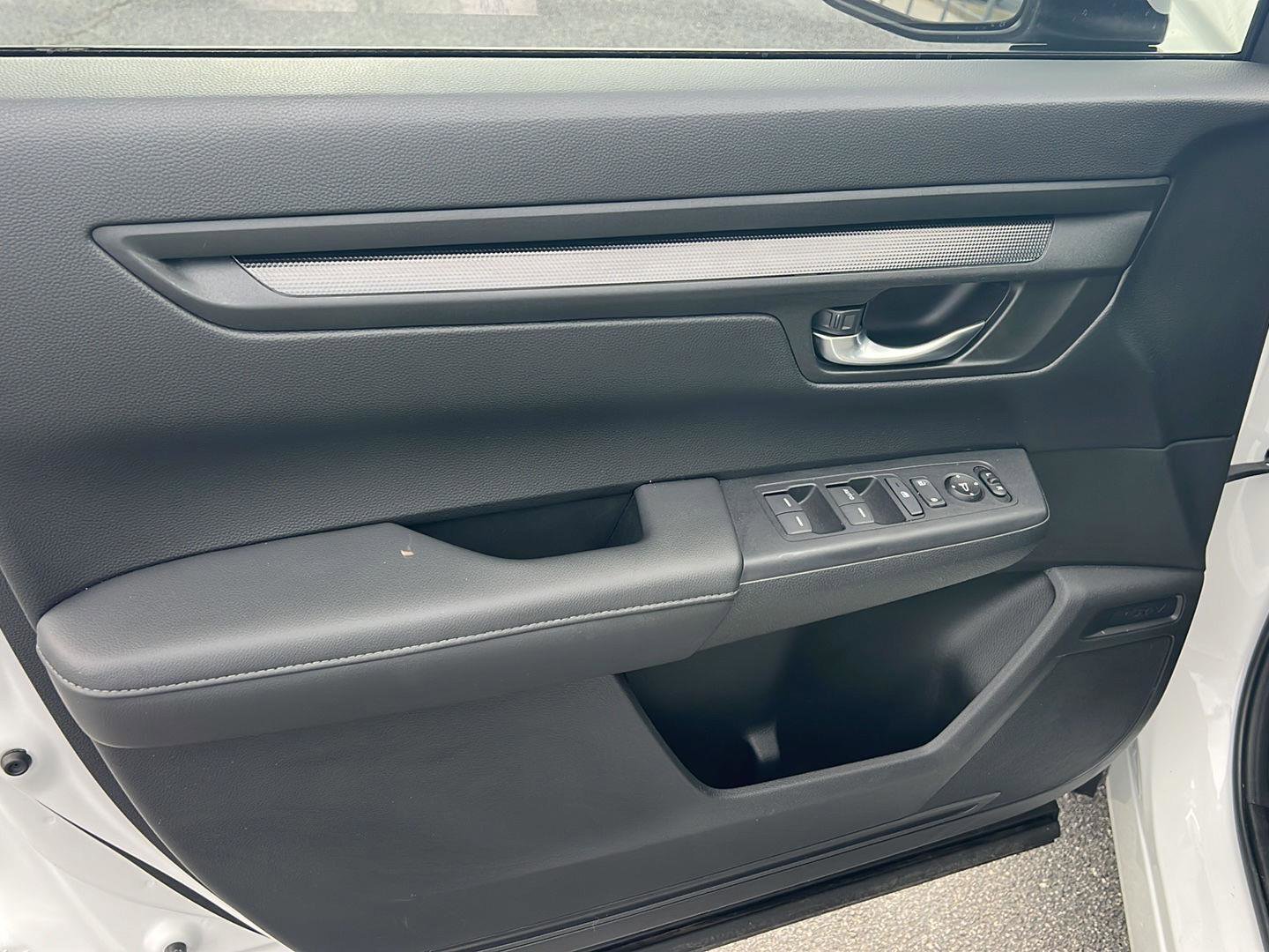 Used 2024 Honda CR-V LX image 16