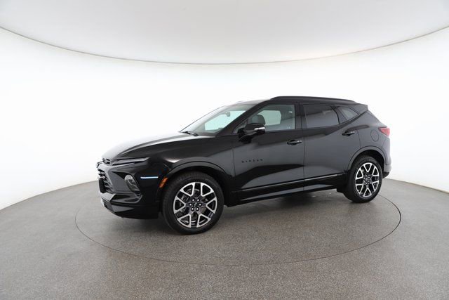 Used 2025 Chevrolet Blazer RS image 4
