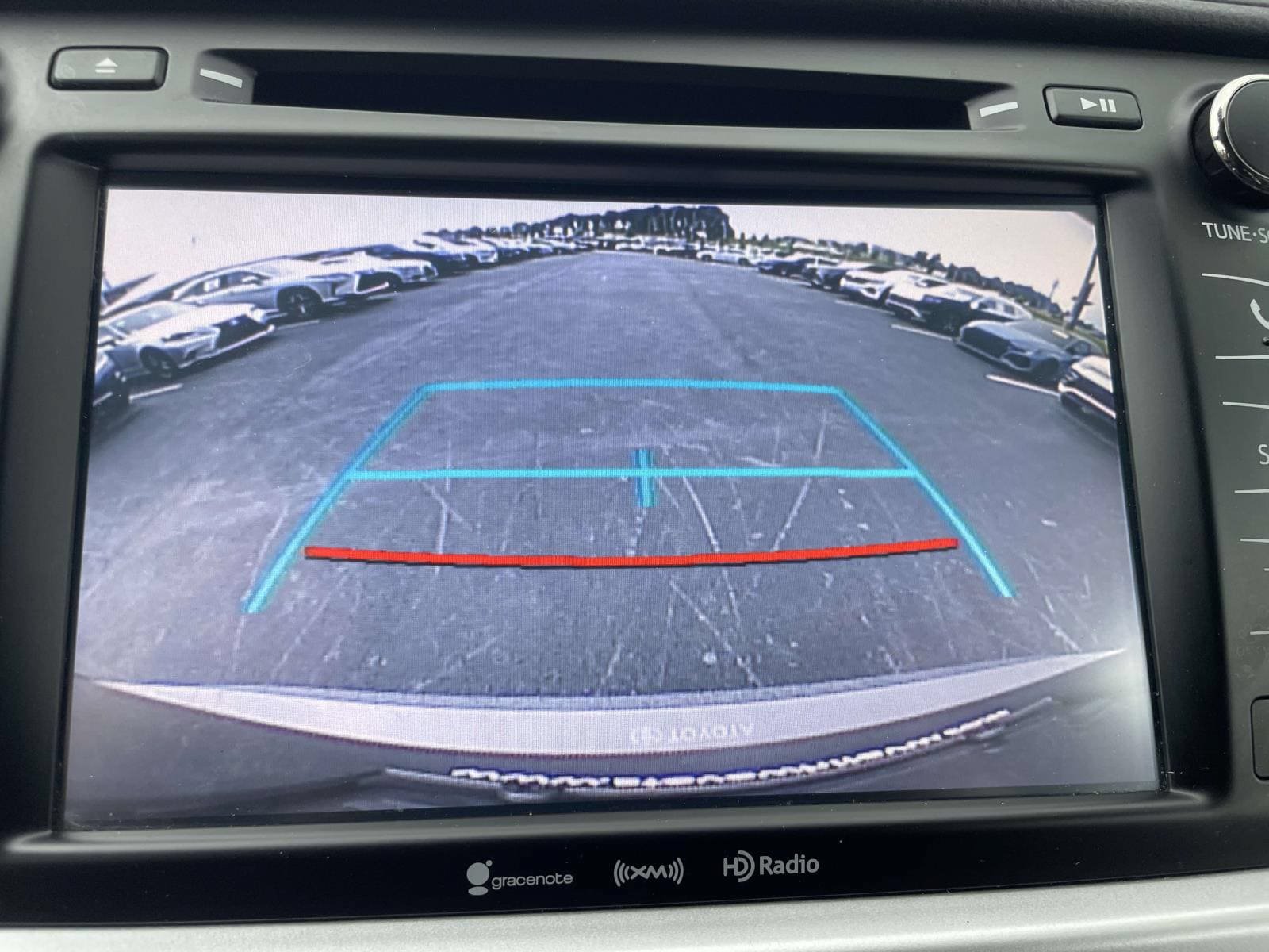 Used 2019 Toyota Highlander SE AWD/4WD image 29